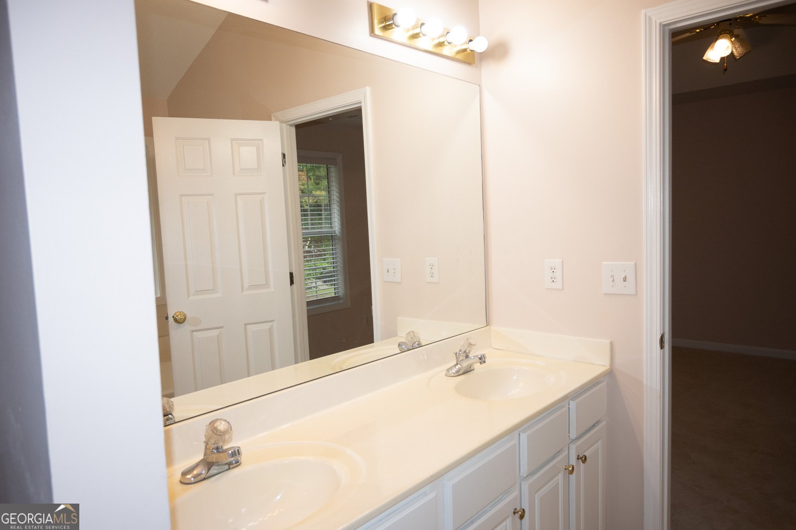 1120 Lake Lucerne Road Lilburn - 37