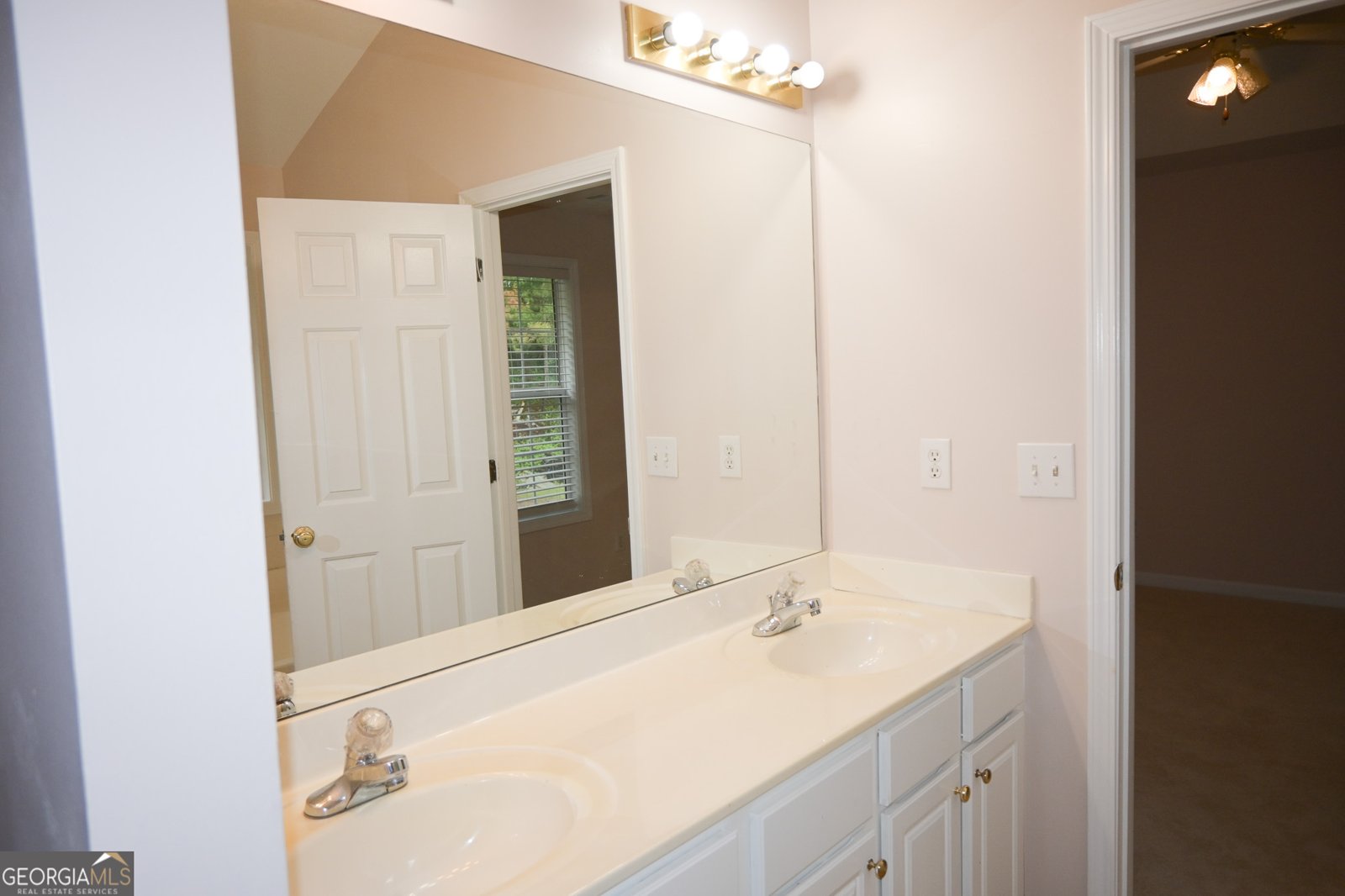 1120 Lake Lucerne Road Lilburn - 38