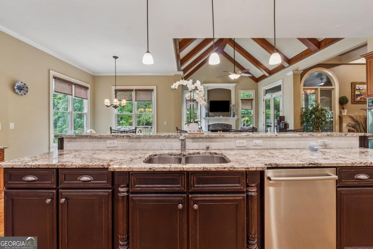 2551 Raintree Drive Atlanta - 18