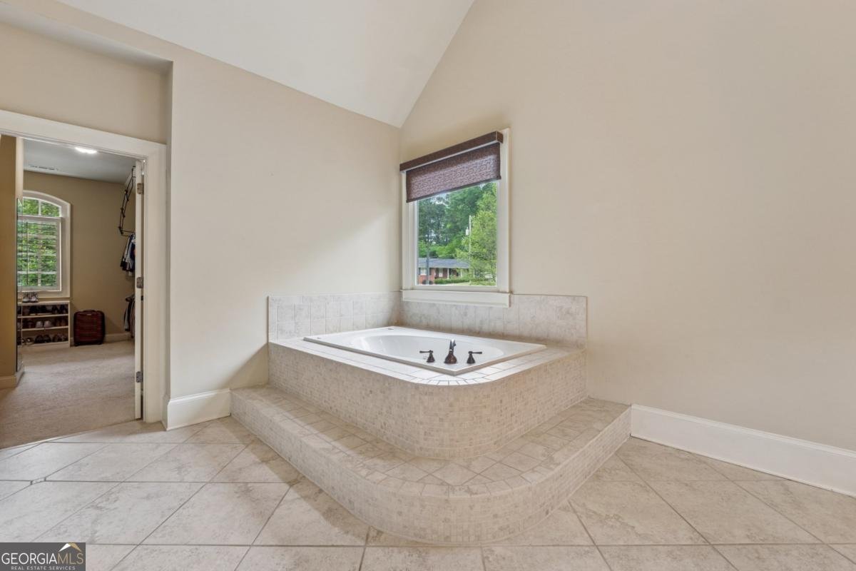 2551 Raintree Drive Atlanta - 38