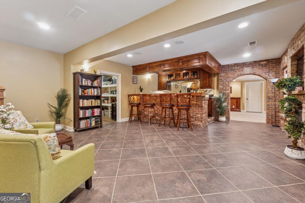 2551 Raintree Drive Atlanta - 44