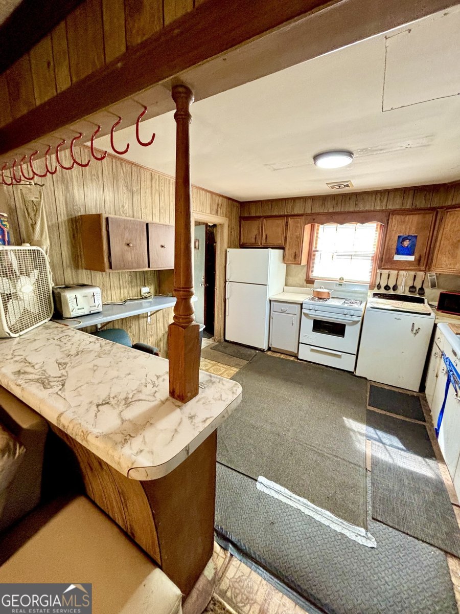 165 Vine Street Athens - 11
