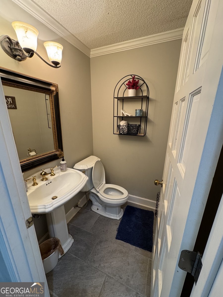 1323 Fairway Drive Elberton - 8