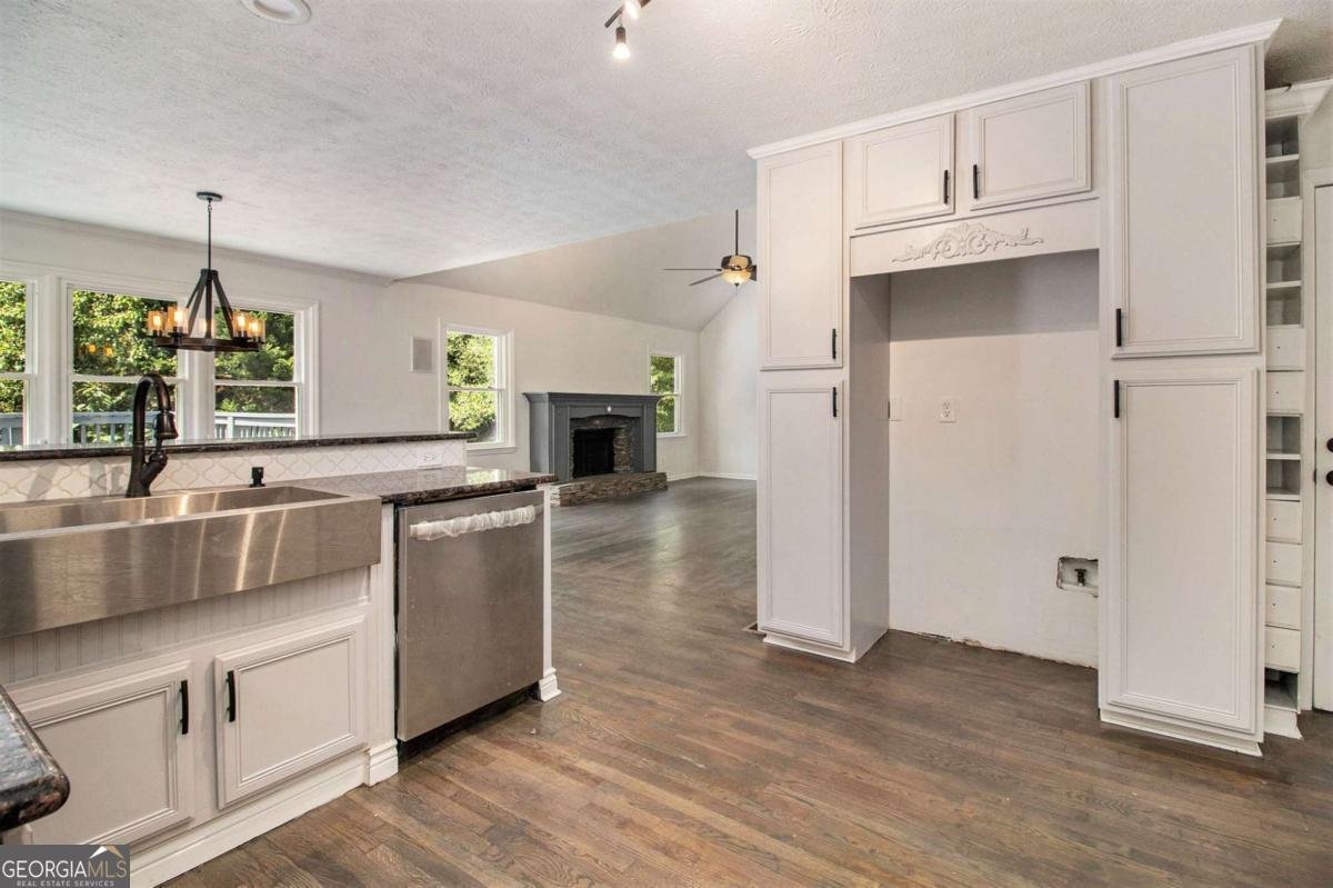 651 Deer Oaks Drive Lawrenceville - 12