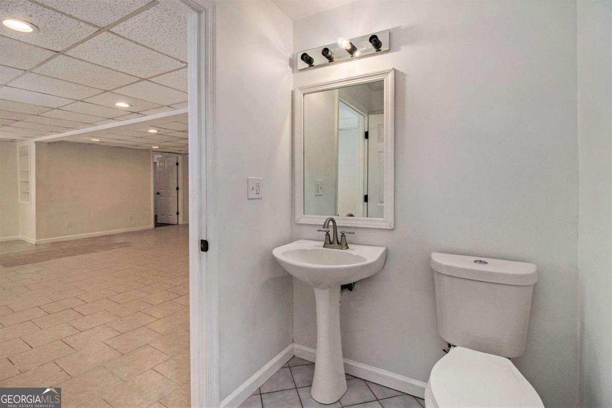 651 Deer Oaks Drive Lawrenceville - 23