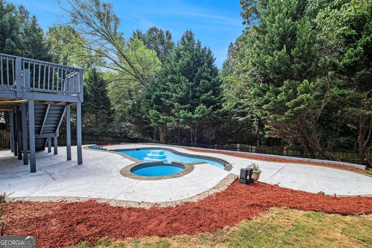 651 Deer Oaks Drive Lawrenceville - 25