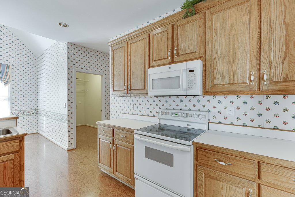 5931 Legend Court Hoschton - 12
