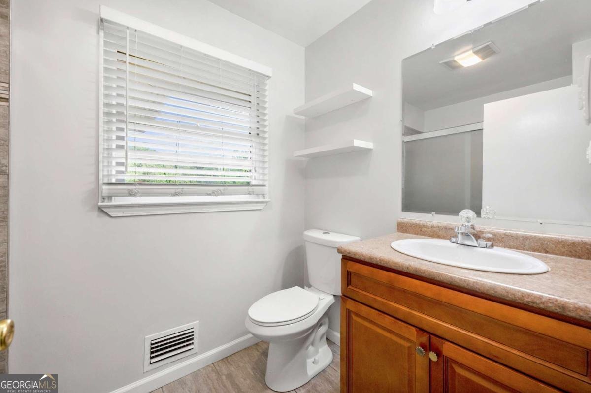 3050 Rebecca Drive Atlanta - 18