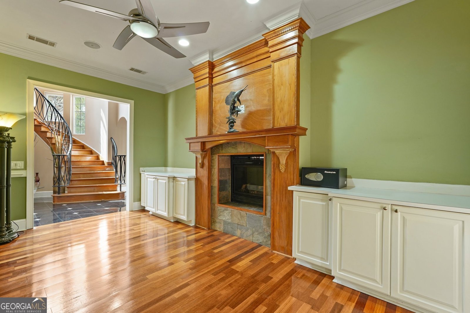 112 Manor Row Pooler - 1