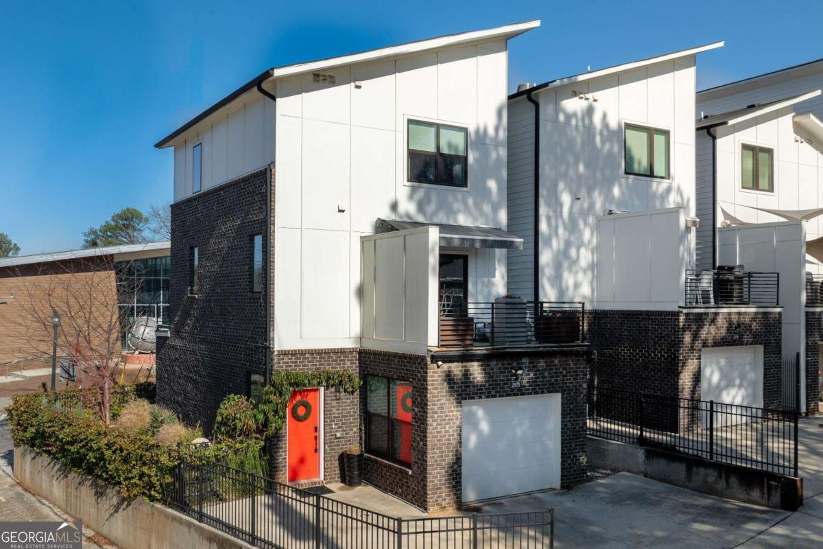 2498 Perry Boulevard Atlanta - 1