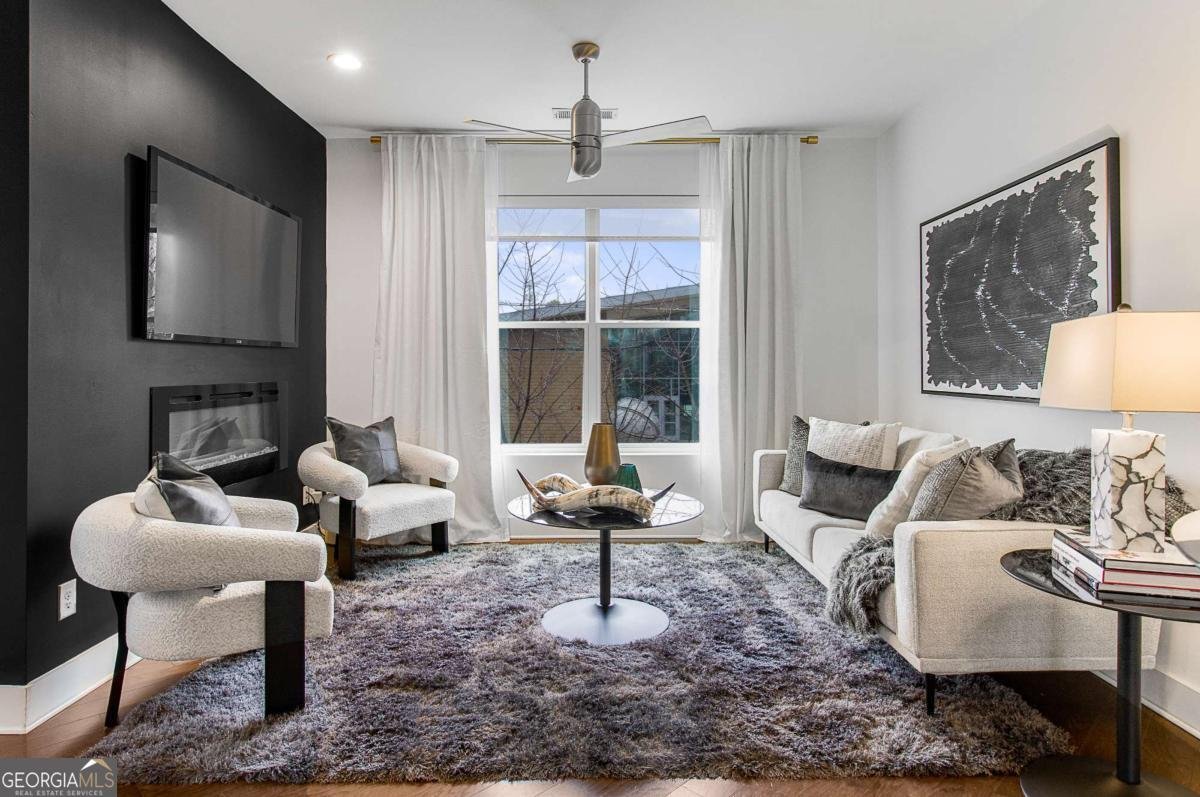 2498 Perry Boulevard Atlanta - 2