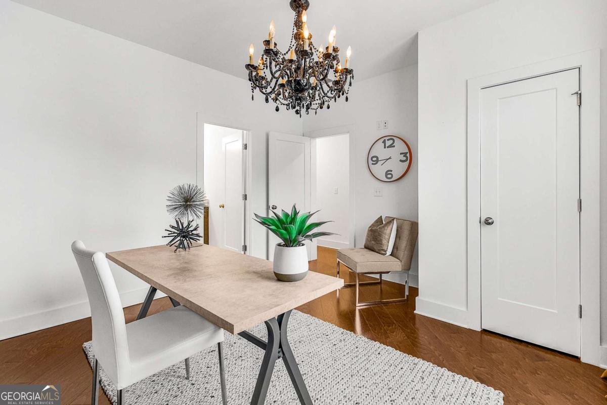 2498 Perry Boulevard Atlanta - 35