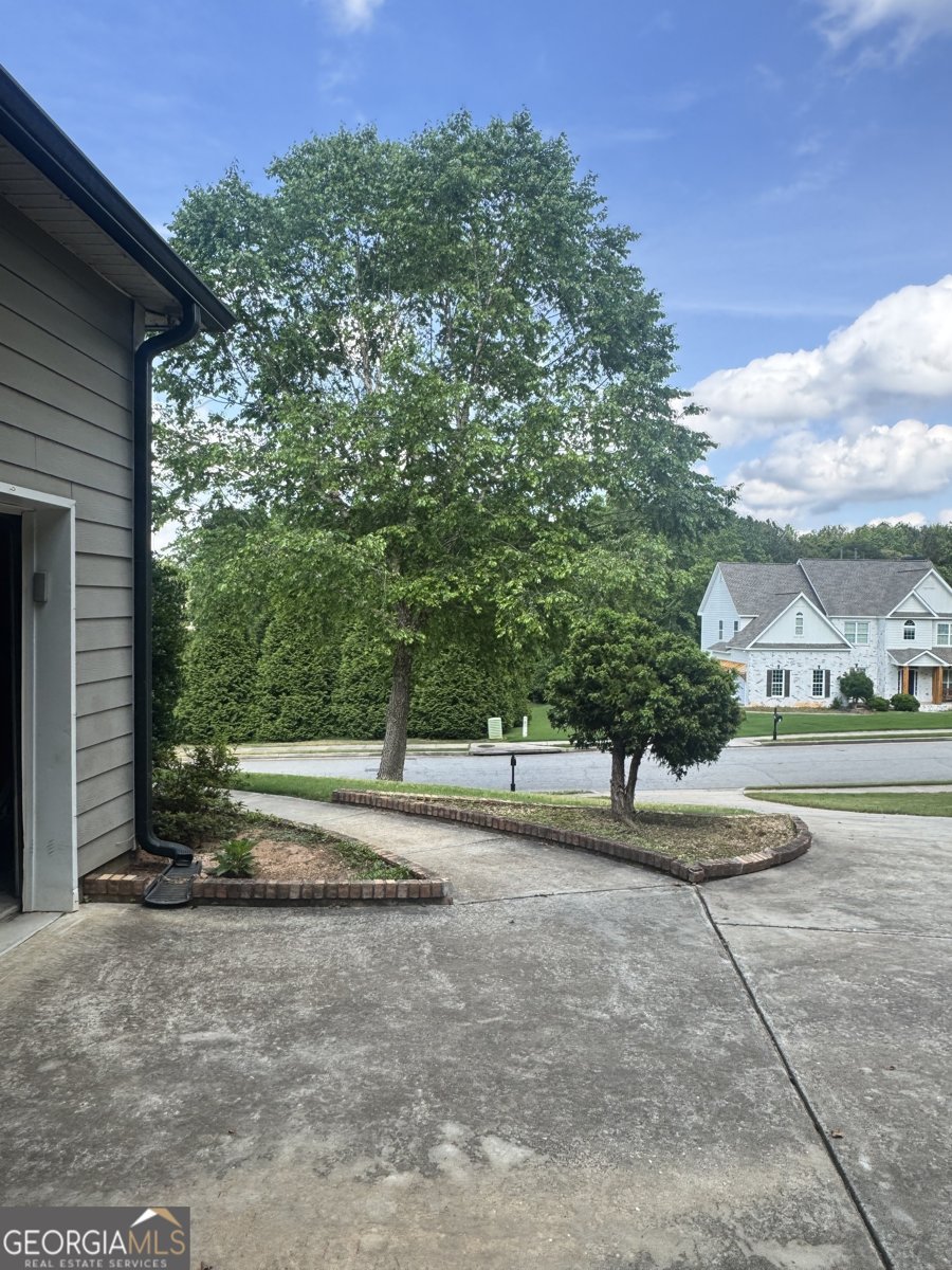 374 Persimmon Drive Sharpsburg - 37