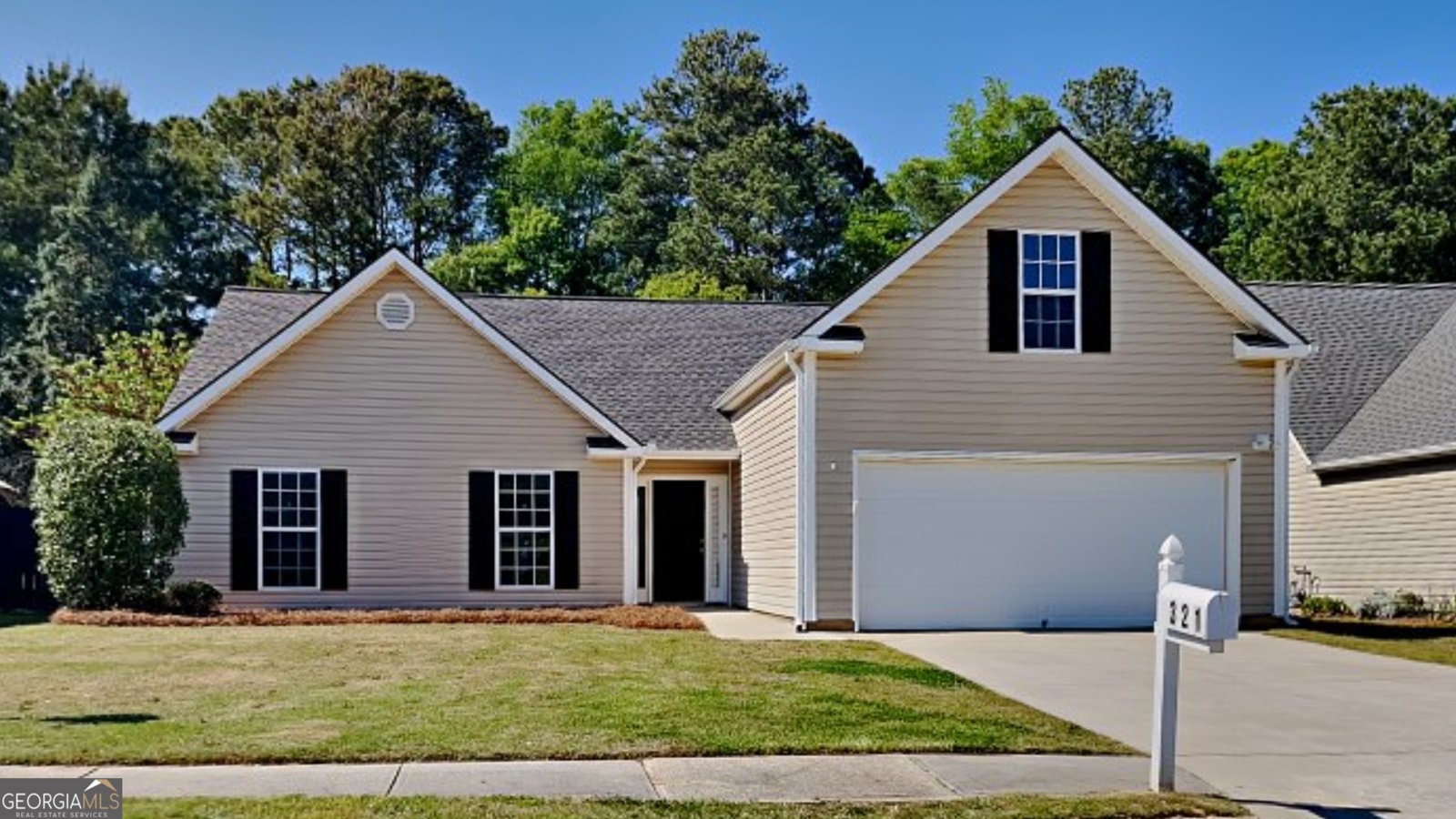 321 Shadowbrooke Drive Loganville - 1