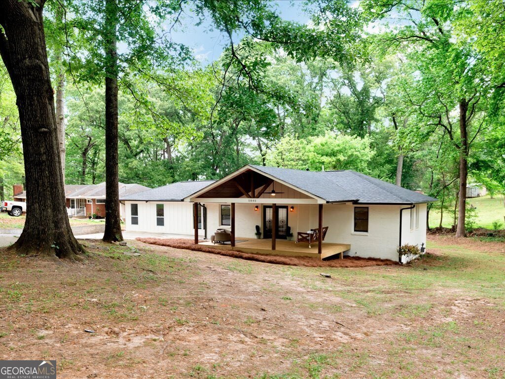 5840 CRABAPPLE Drive Mableton - 1