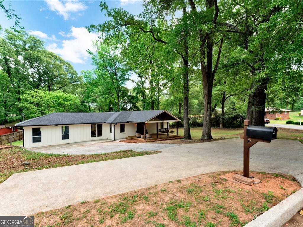 5840 CRABAPPLE Drive Mableton - 2