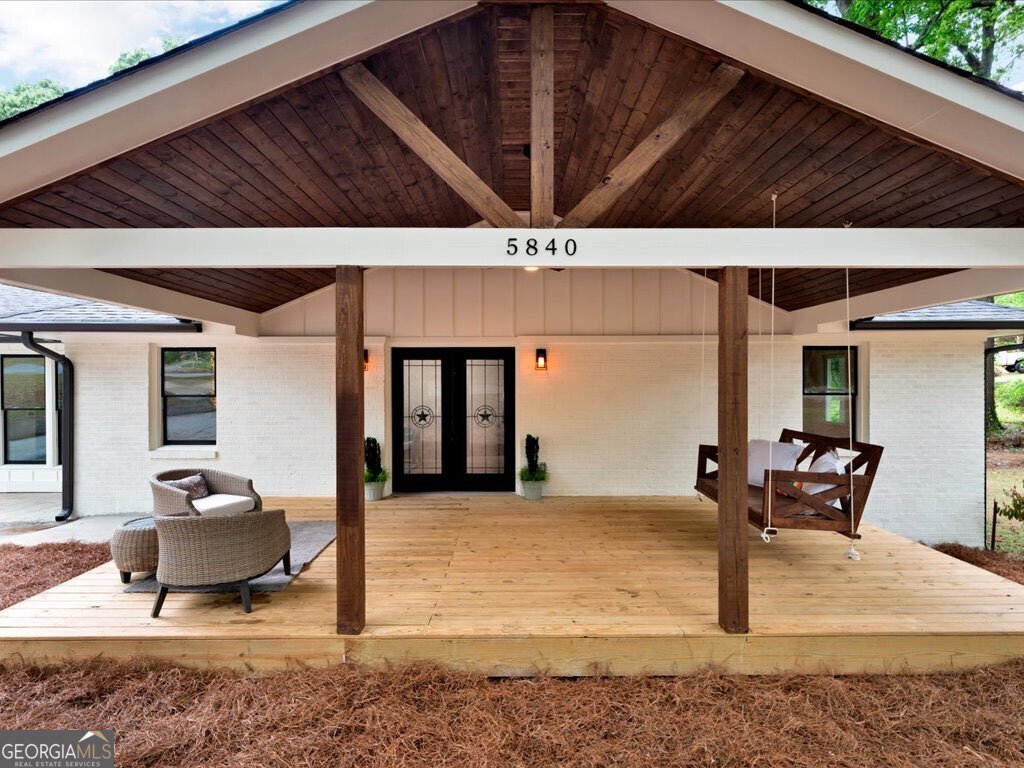 5840 CRABAPPLE Drive Mableton - 6