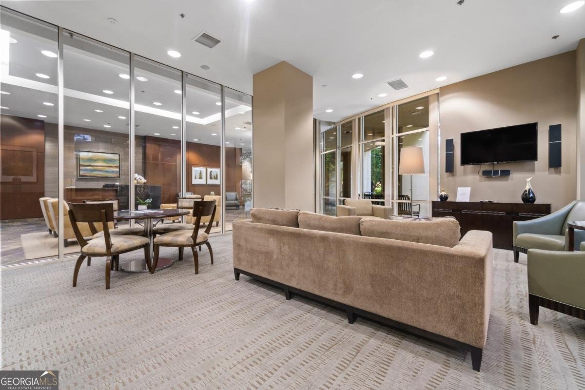 2626 Peachtree Road Atlanta - 12