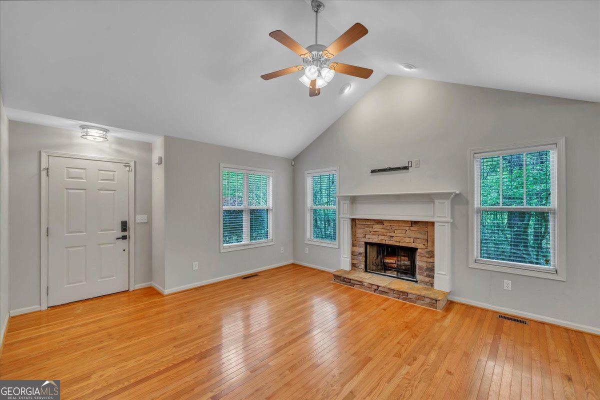 49 Kay Road White - 11