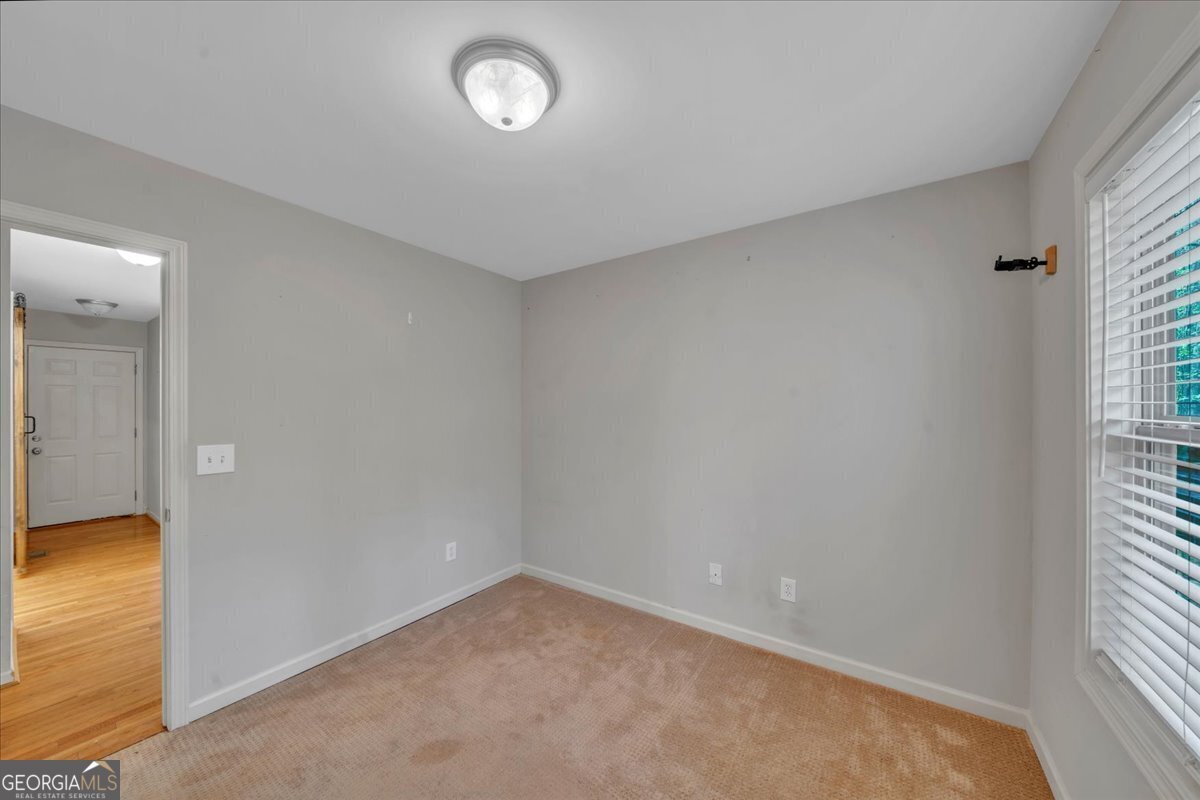 49 Kay Road White - 14