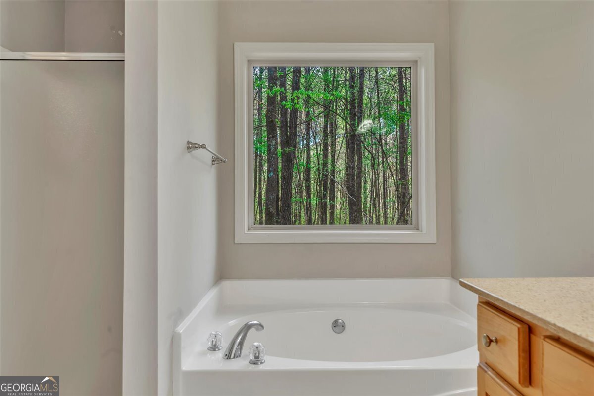 49 Kay Road White - 22