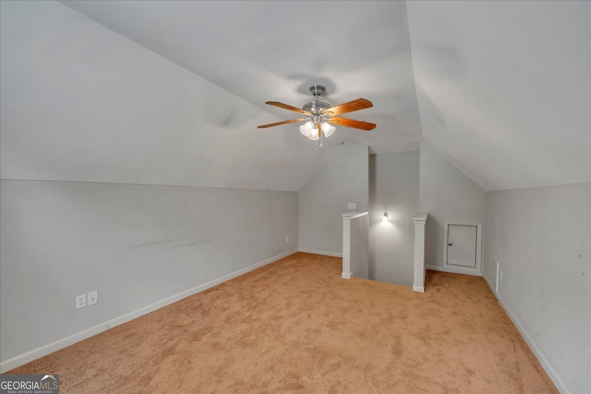 49 Kay Road White - 25