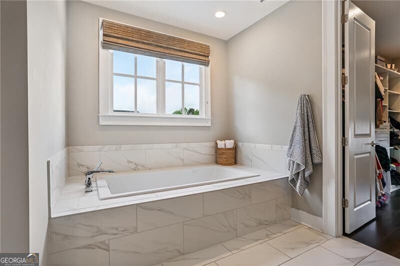 1073 Kent Court Milton - 59