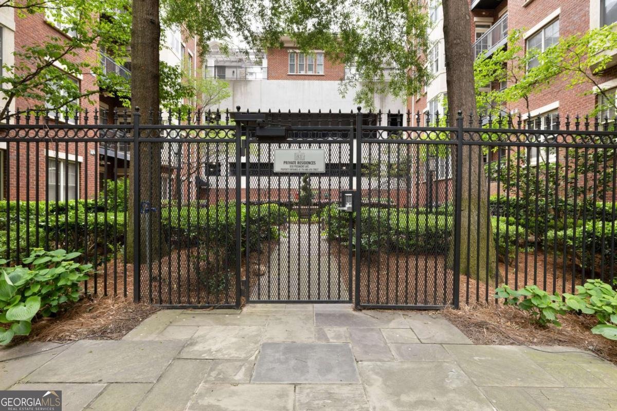 850 Piedmont Avenue Atlanta - 39
