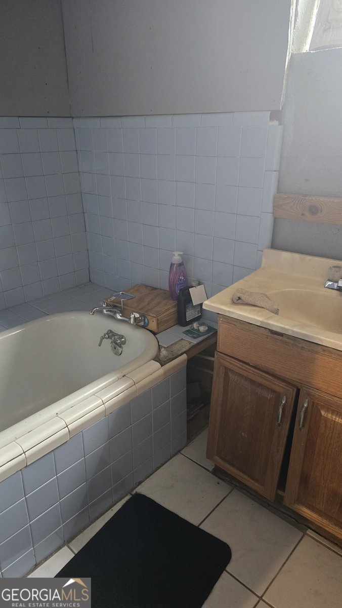 4064 Sunset Drive Atlanta - 27