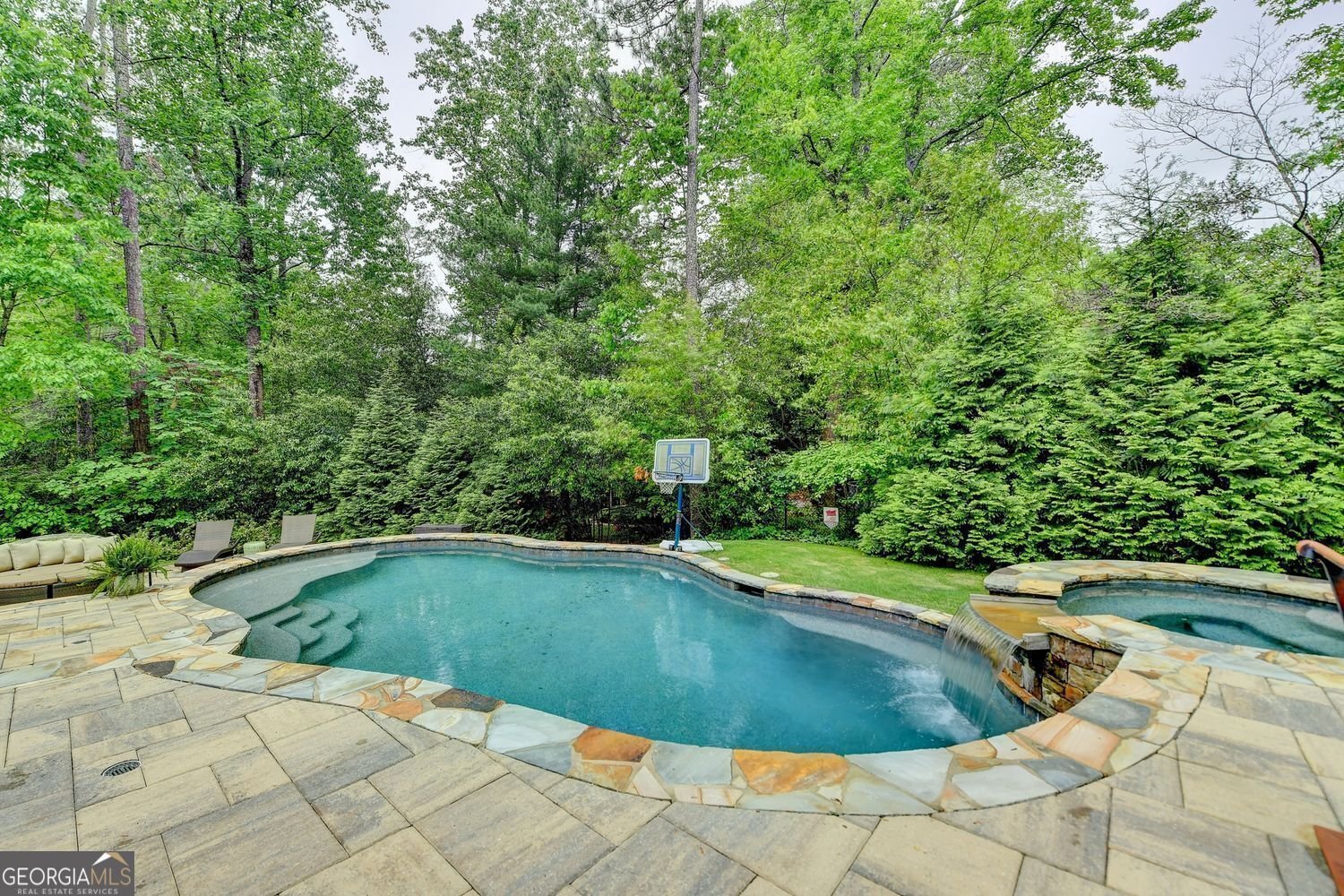 5475 Trowbridge Drive Dunwoody - 37