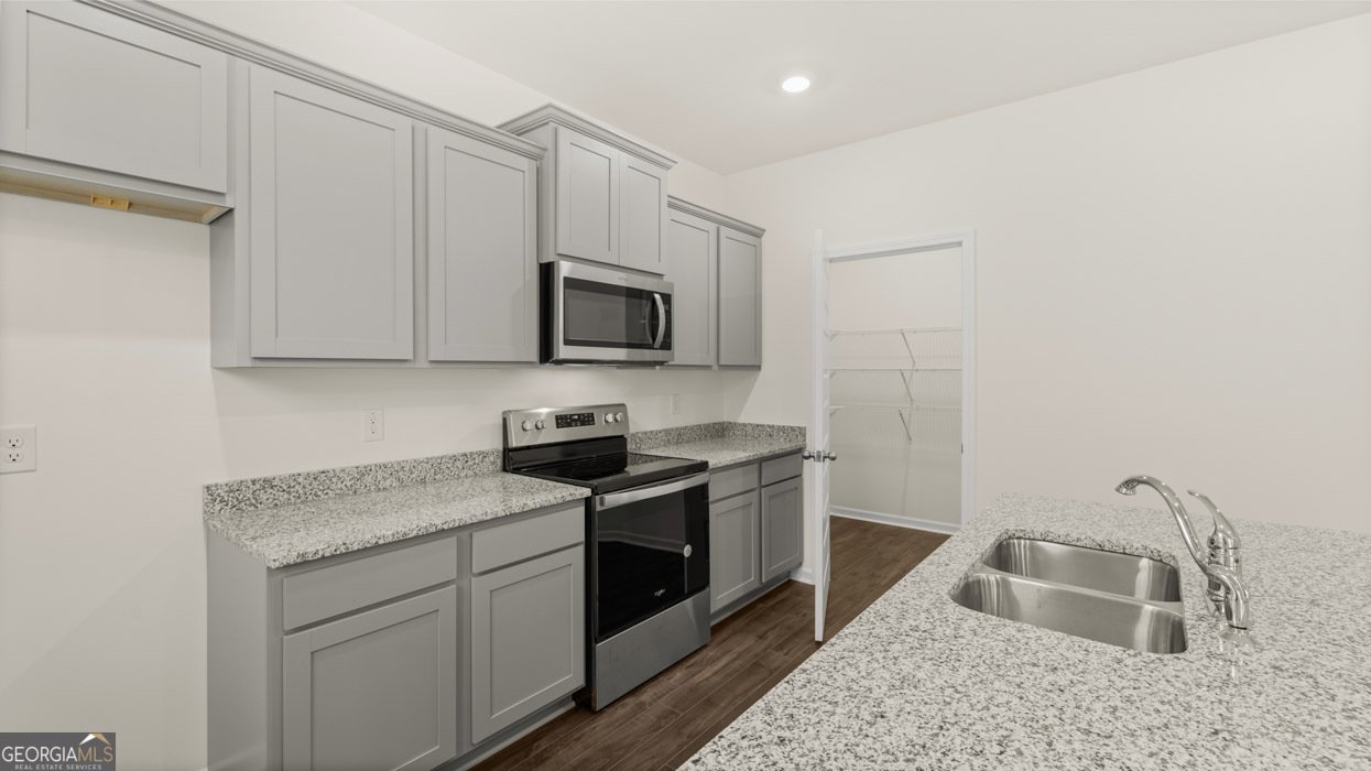 588 Whitman Lane Stockbridge - 12