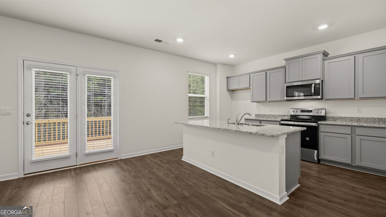 588 Whitman Lane Stockbridge - 9