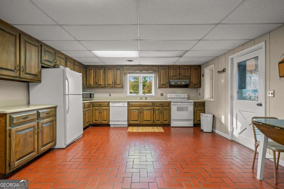 1656 Highway 140 Adairsville - 37