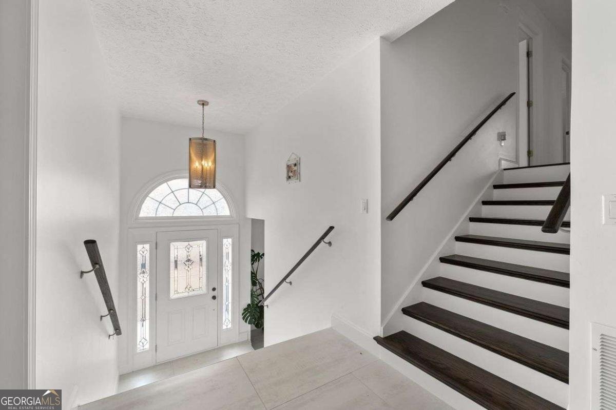101 SADDLEHORN Court Woodstock - 4
