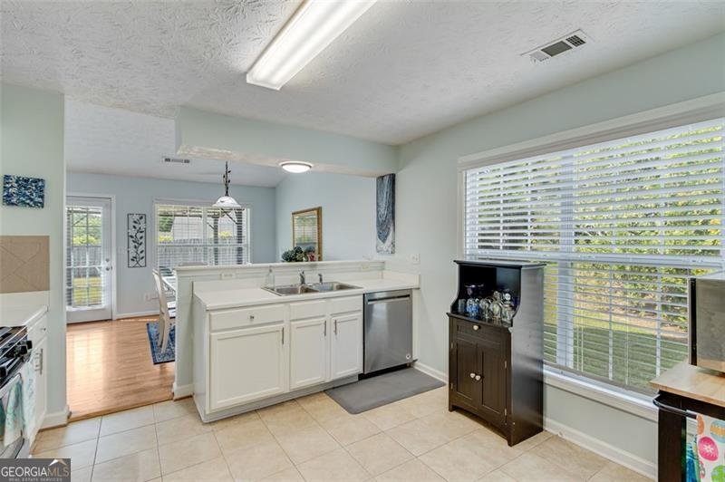 2602 MIDLER Court Buford - 31
