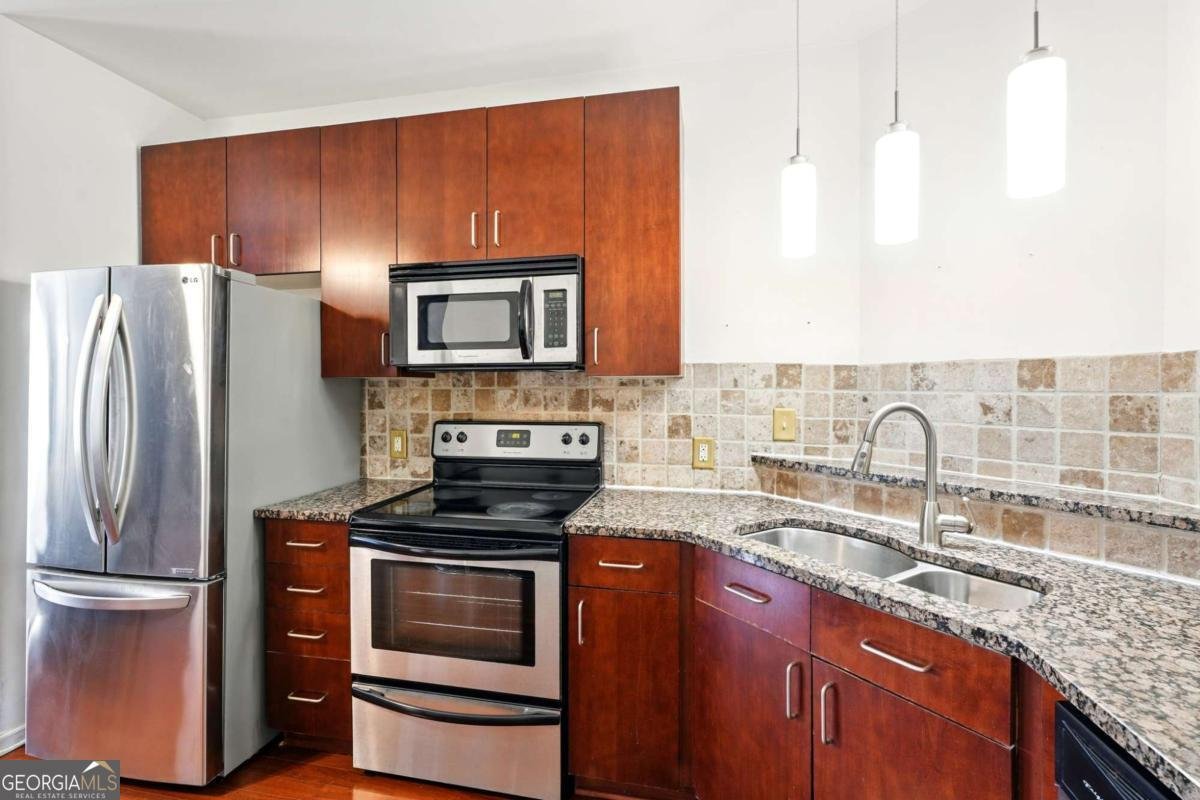 898 Oak Street Atlanta - 9