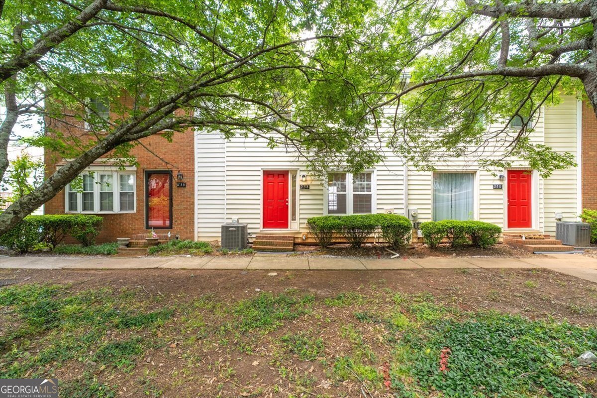 238 Chads Ford Way Roswell - 1