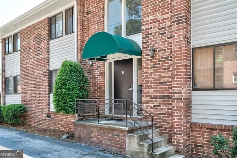 4266 Roswell Road Atlanta - 2