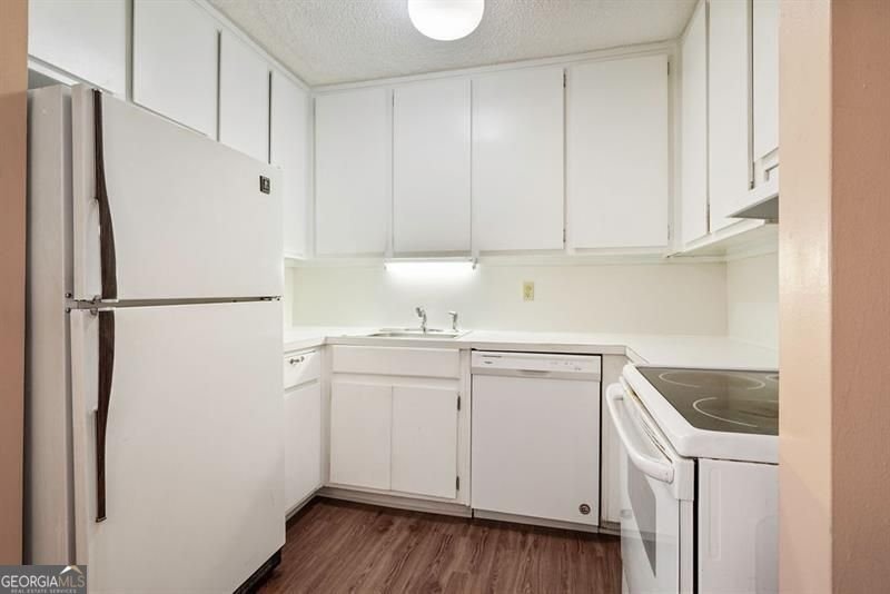 4266 Roswell Road Atlanta - 6