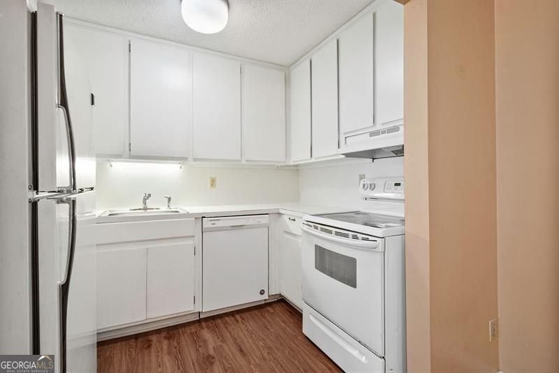 4266 Roswell Road Atlanta - 7