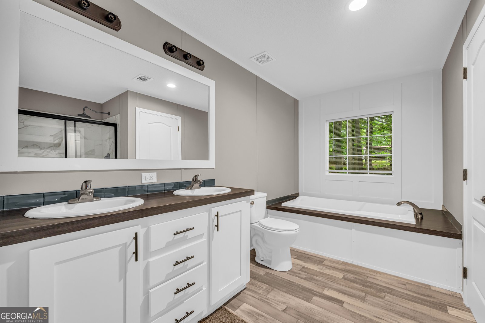2523 Westmoreland Road Cleveland - 26