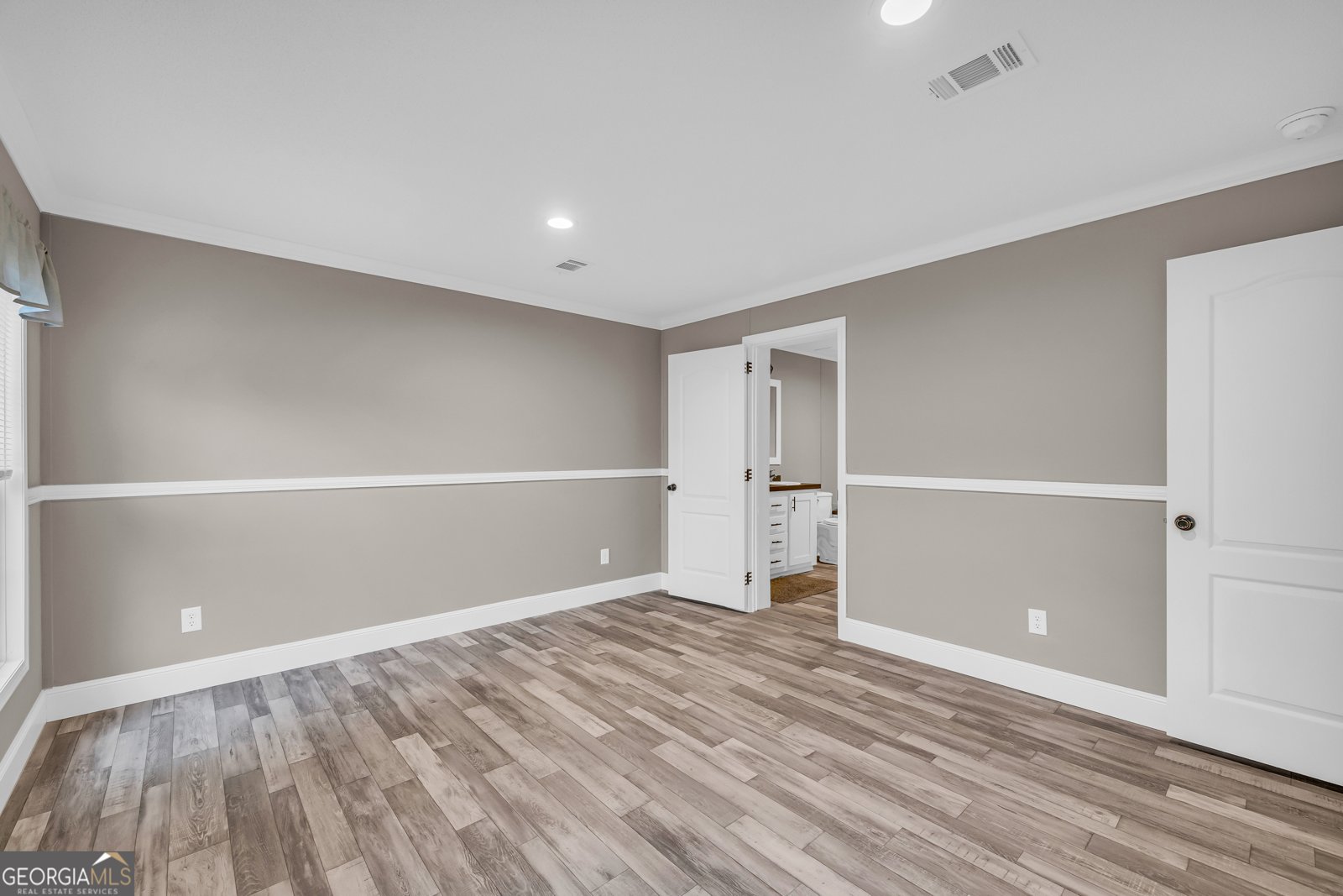 2523 Westmoreland Road Cleveland - 34