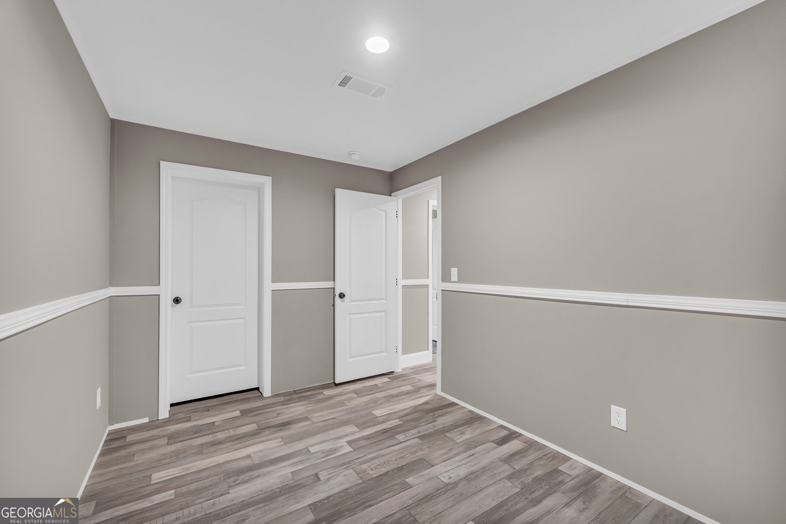 2523 Westmoreland Road Cleveland - 38