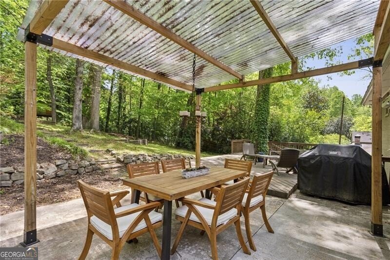 205 Glencourtney Drive Sandy Springs - 1