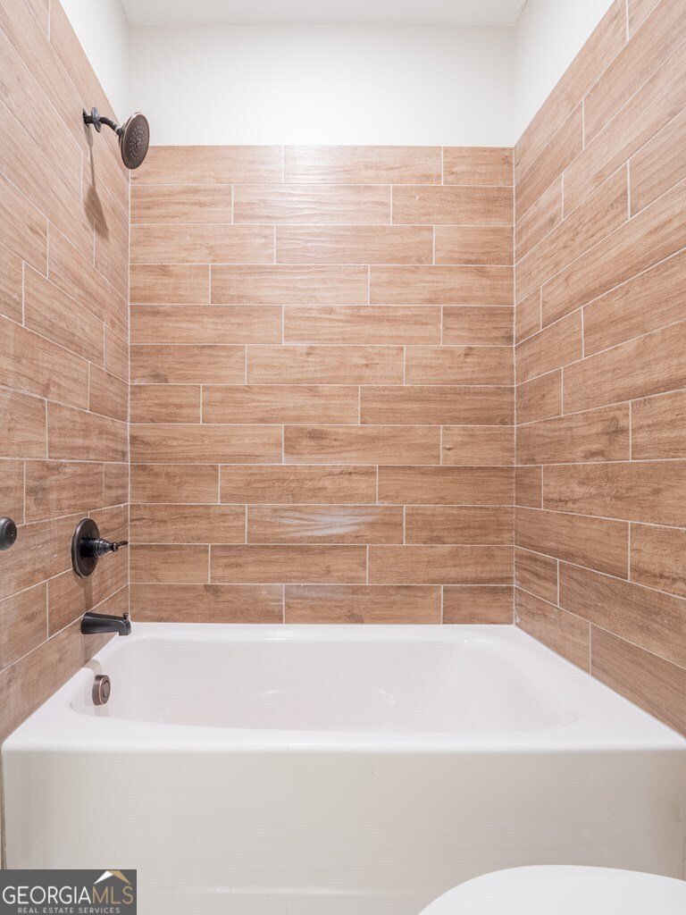 153 Lakeridge Drive Adel - 8