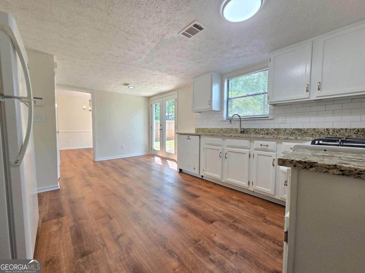5229 Mountain Village Court Stone Mountain - 24