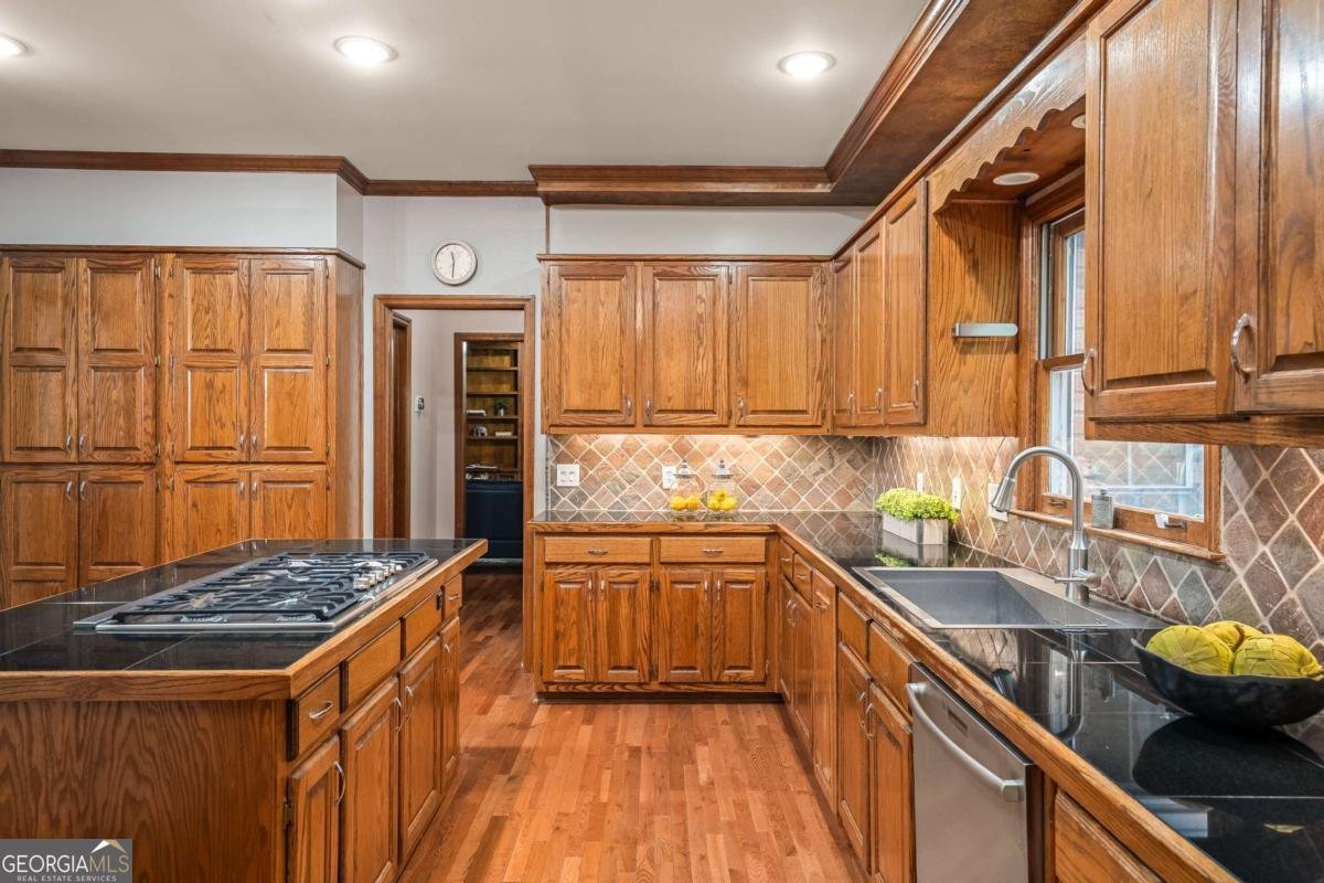 6040 Neely Farm Drive Peachtree Corners - 2