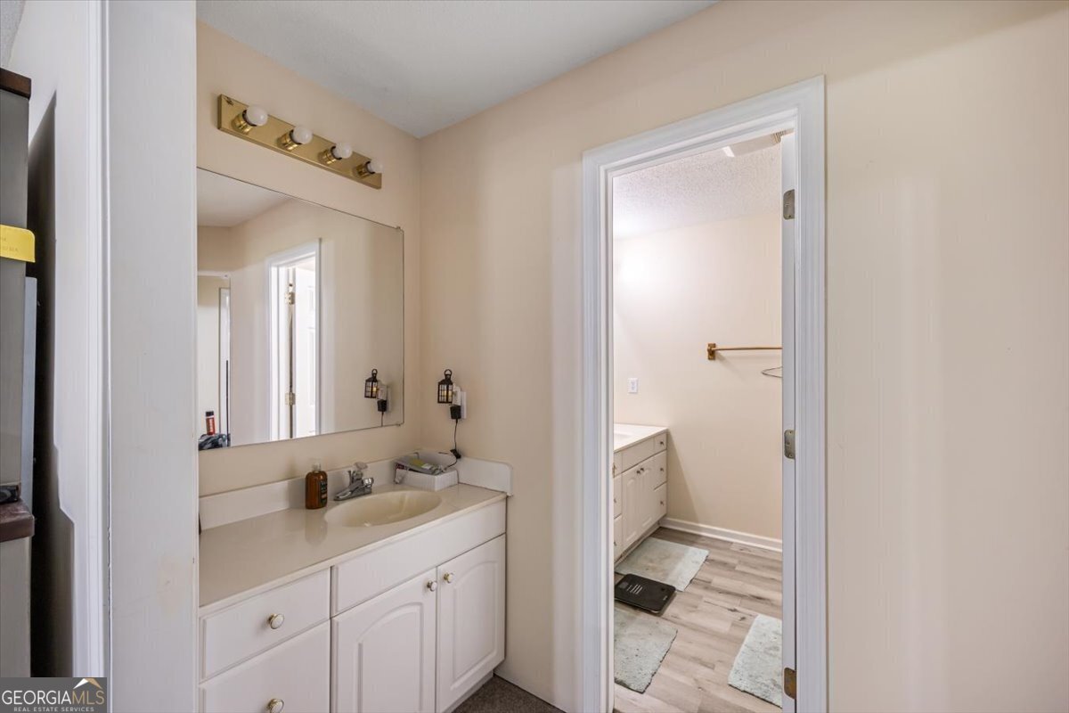 219 Southern Walk Circle Gray - 15