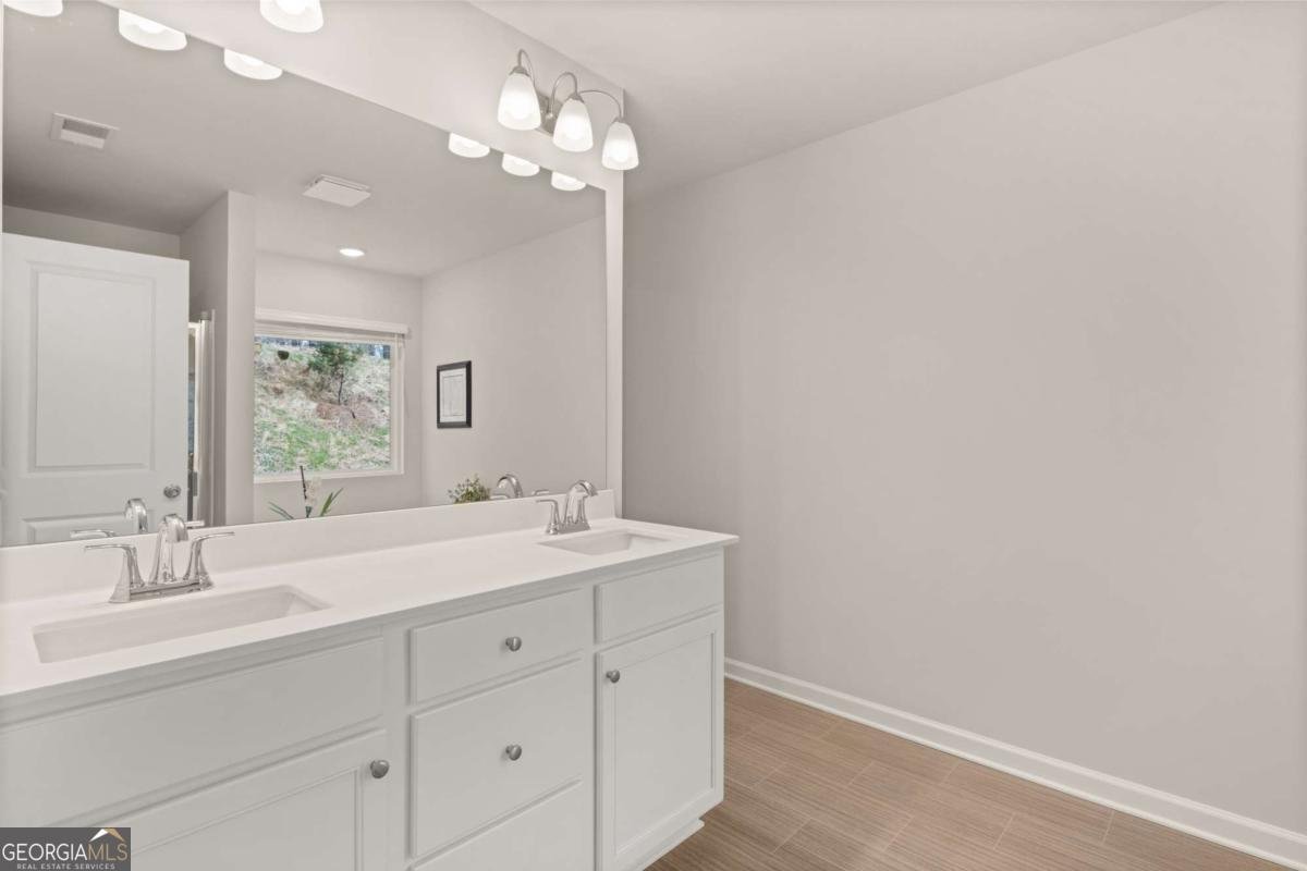 9462 Pinecrest Path Jonesboro - 23