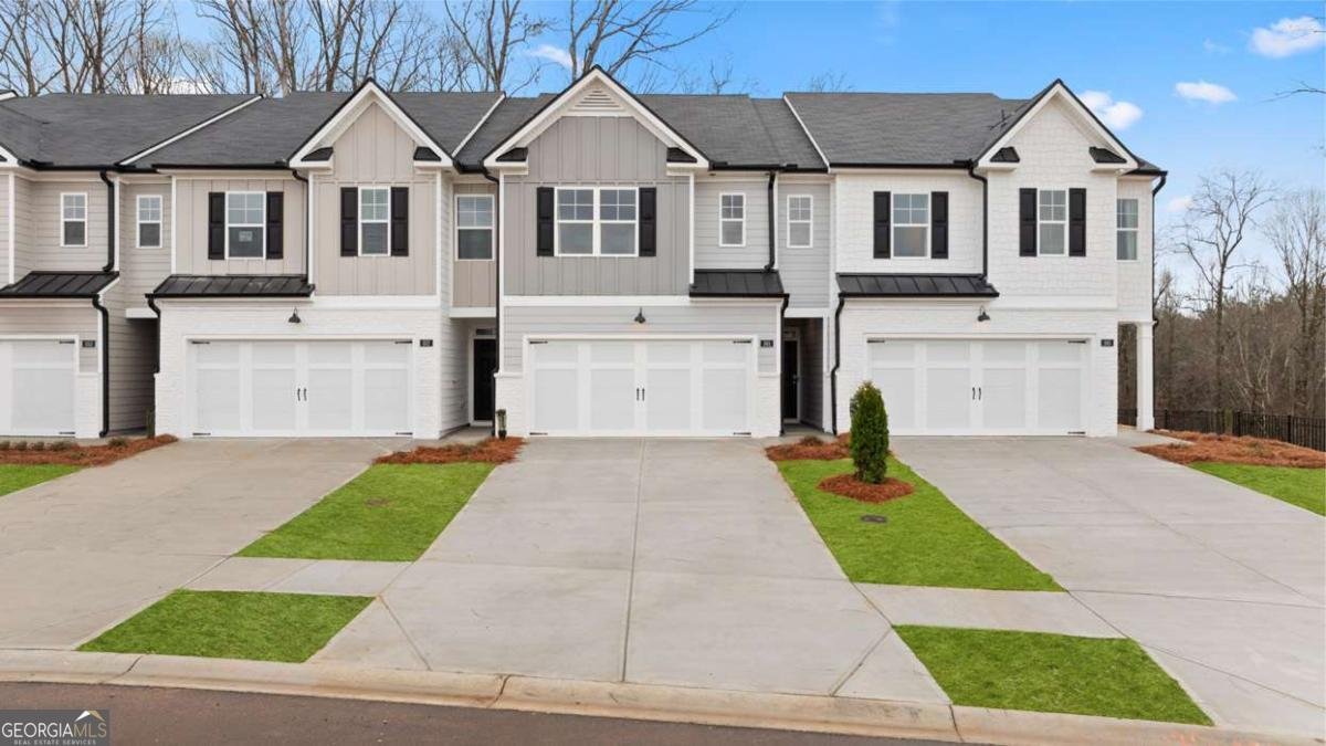 322 Sound Circle Stockbridge - 1